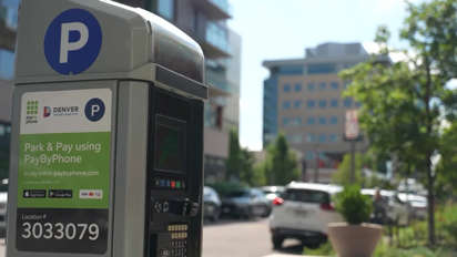 Denver lanzará nuevo sistema en línea para disputar multas de estacionamiento tras eliminar el proceso anterior por recortes presupuestarios