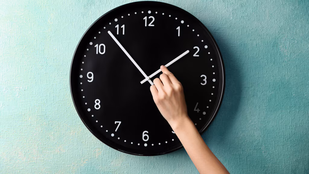 Horario de verano: cuándo termina este año y por qué cambiamos la hora en Estados Unidos