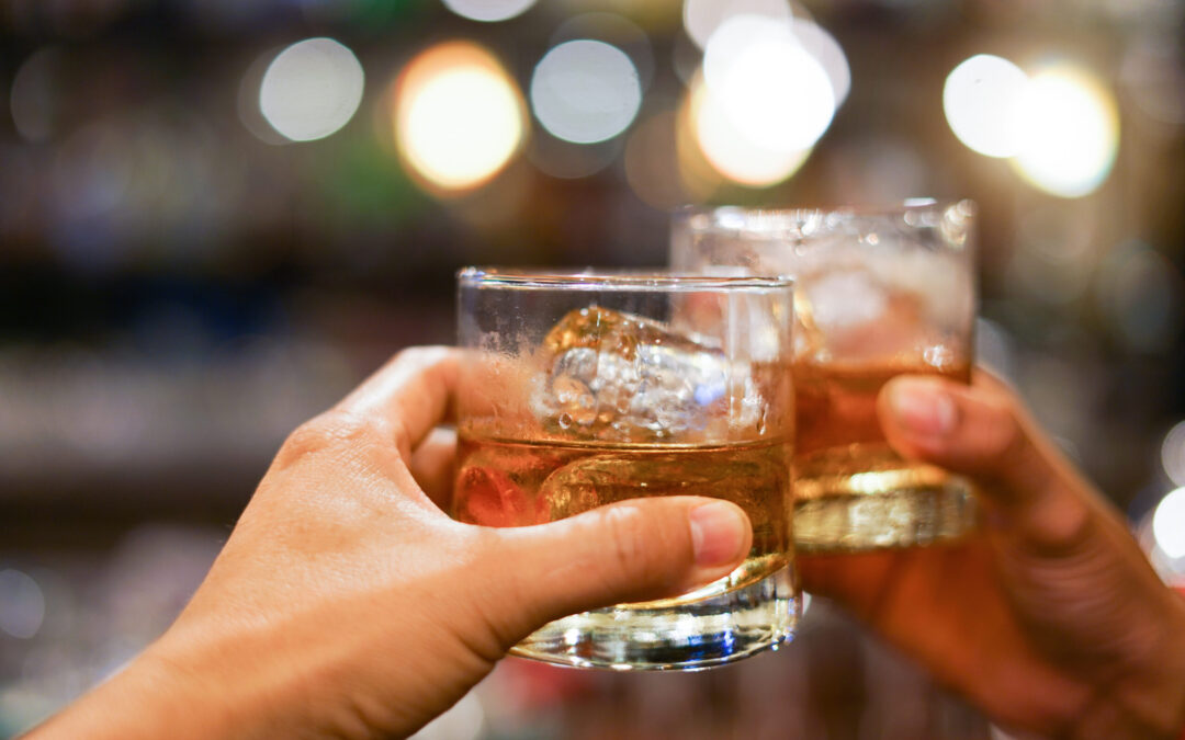 ¿Cómo funciona la nueva zona de bebidas al aire libre en Arvada?