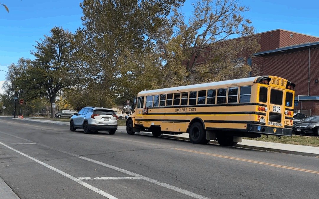 Patrulla estatal de Colorado alerta que los conductores desconocen la nueva regla sobre autobuses escolares