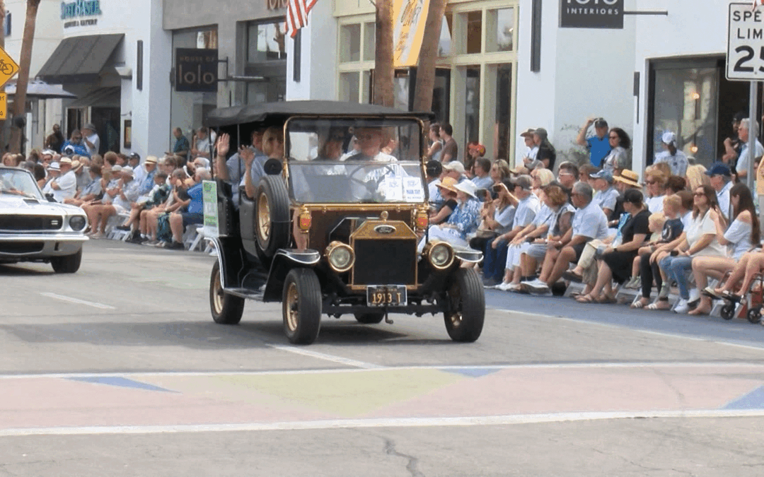 El Desfile Anual de Carritos de Golf de Palm Desert celebra su 61° edición