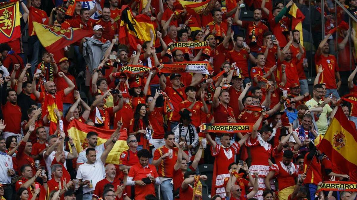 Afición de España Estalla por el Juego Ante Uruguay en Guadalajara