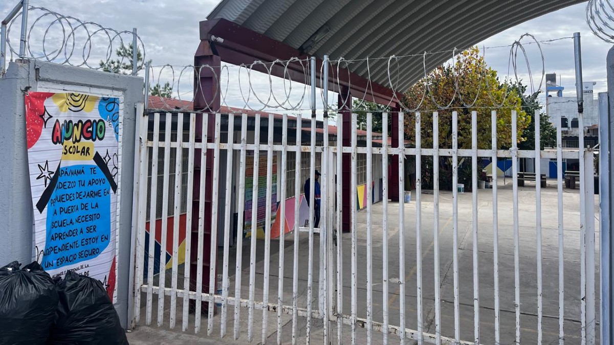 Padres de Familia en Palm Springs Instalan Protecciones en Héroes de Chapultepec Ante Ola de Robos