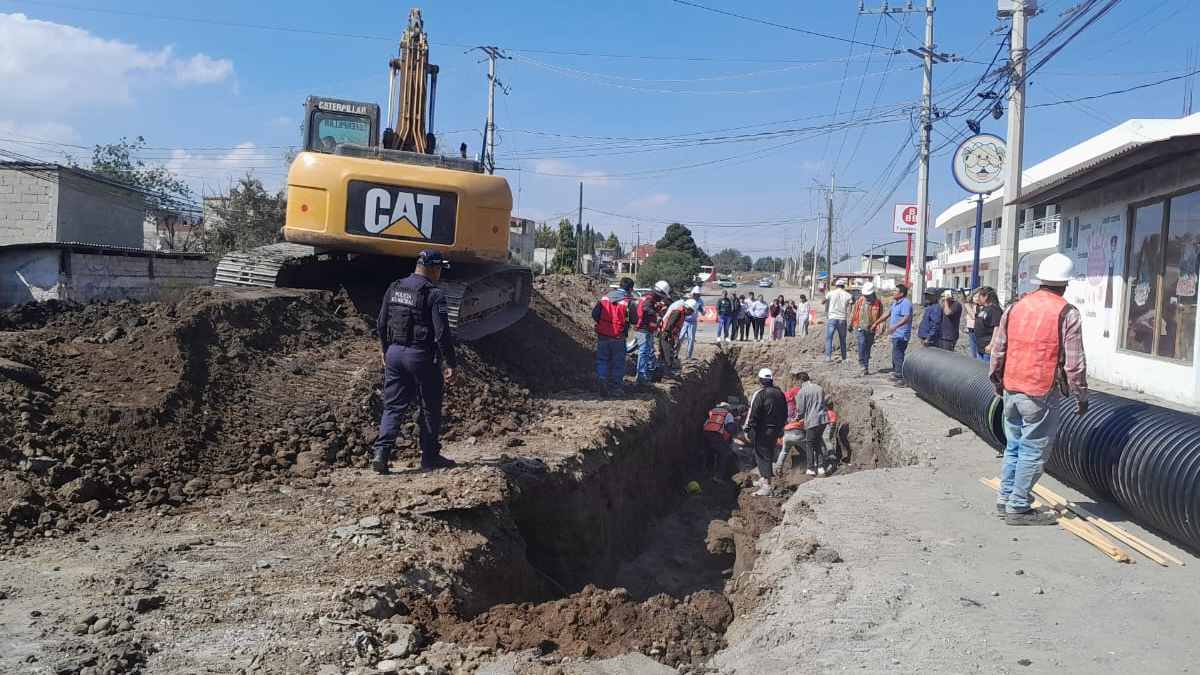 Derrumbe en Edomex: Trabajador Atrapado en Obra de Construcción